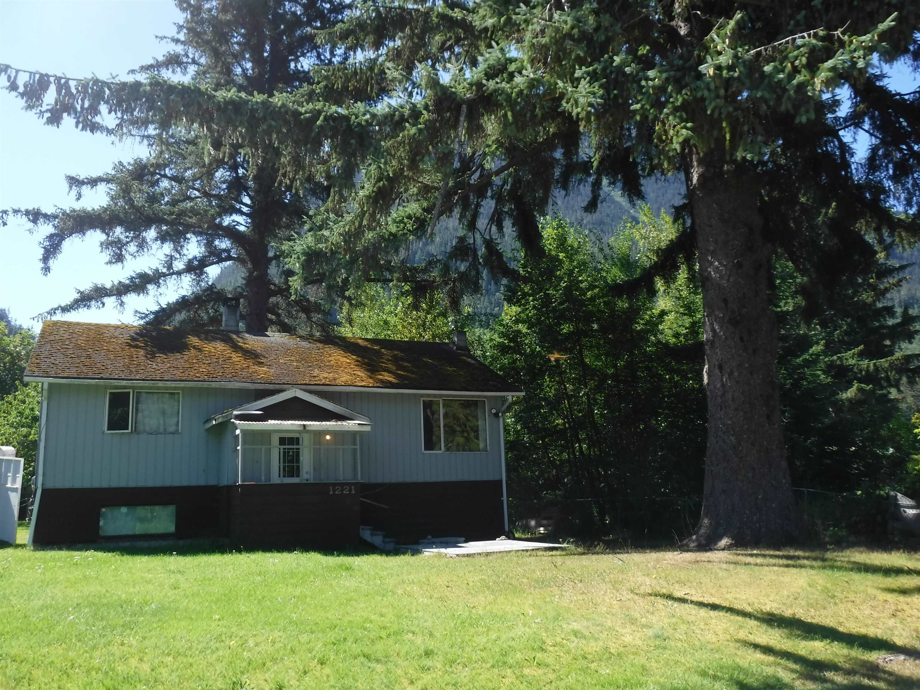 I have sold a property at 1037 ELCHO ST in Bella Coola
